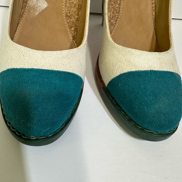 The Office of Angela Scott Linen Heels with Turquoise Coloring/Heel Sz 41 - Picture 4 of 10